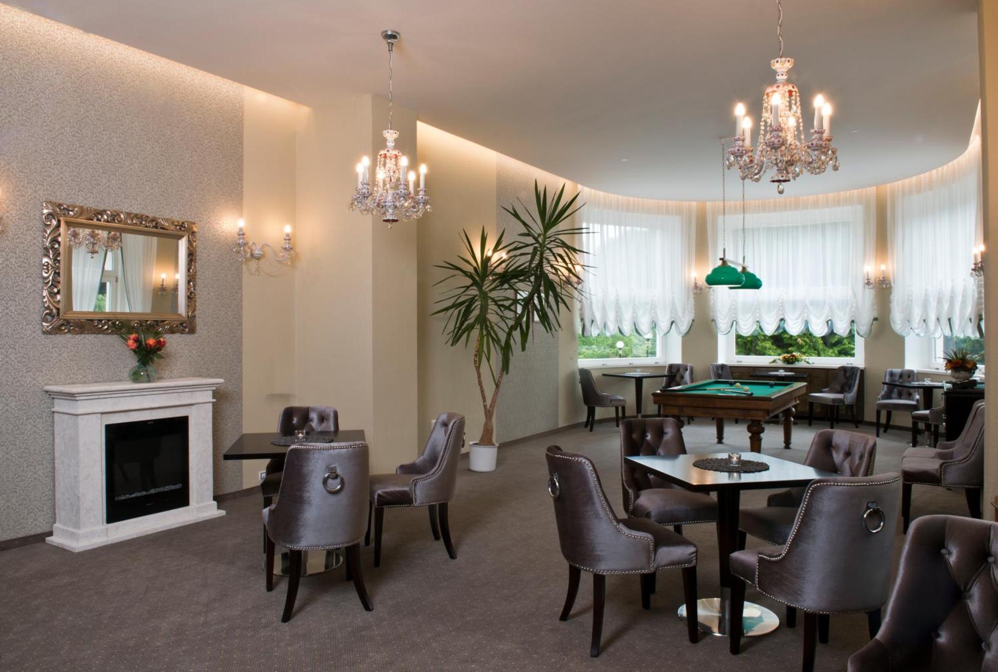 Parkhotel Golf Mariańskie Łaźnie Zewnętrze zdjęcie