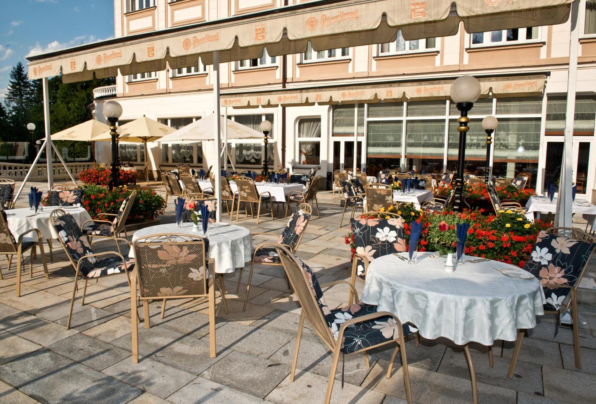 Parkhotel Golf Mariańskie Łaźnie Zewnętrze zdjęcie