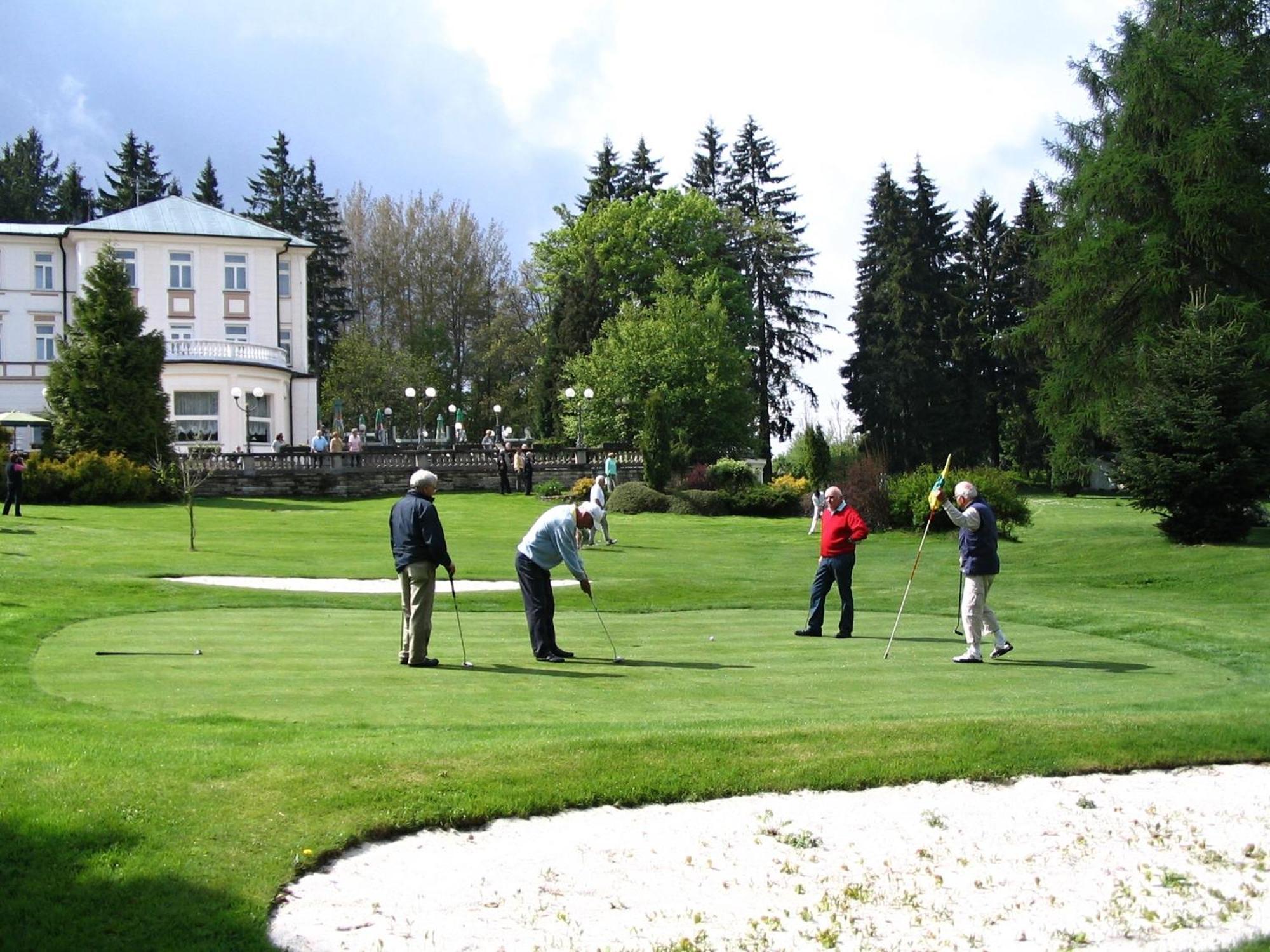 Parkhotel Golf Mariańskie Łaźnie Zewnętrze zdjęcie