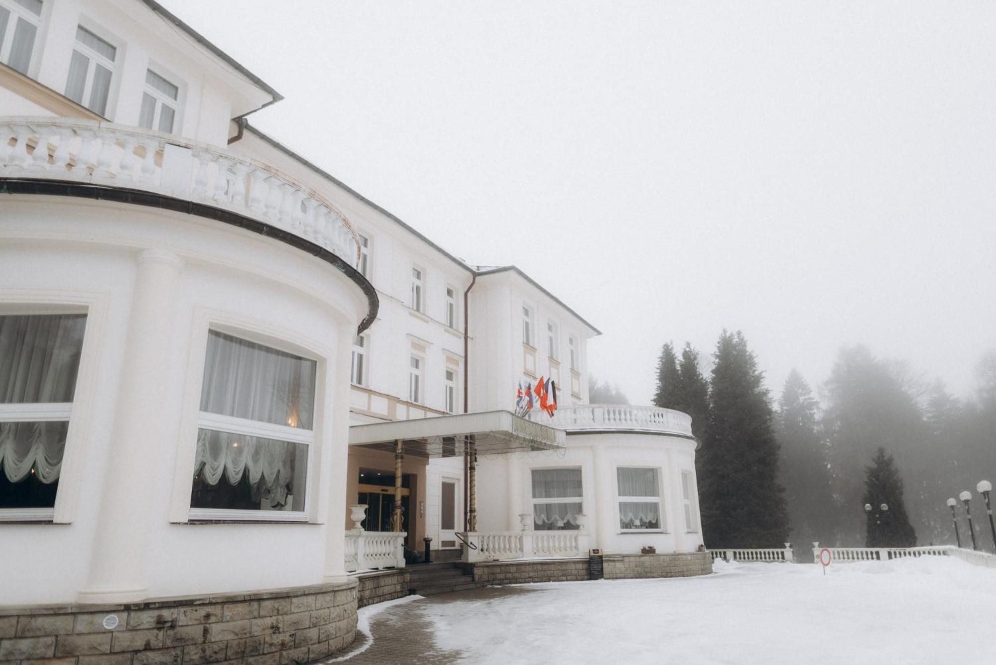 Parkhotel Golf Mariańskie Łaźnie Zewnętrze zdjęcie
