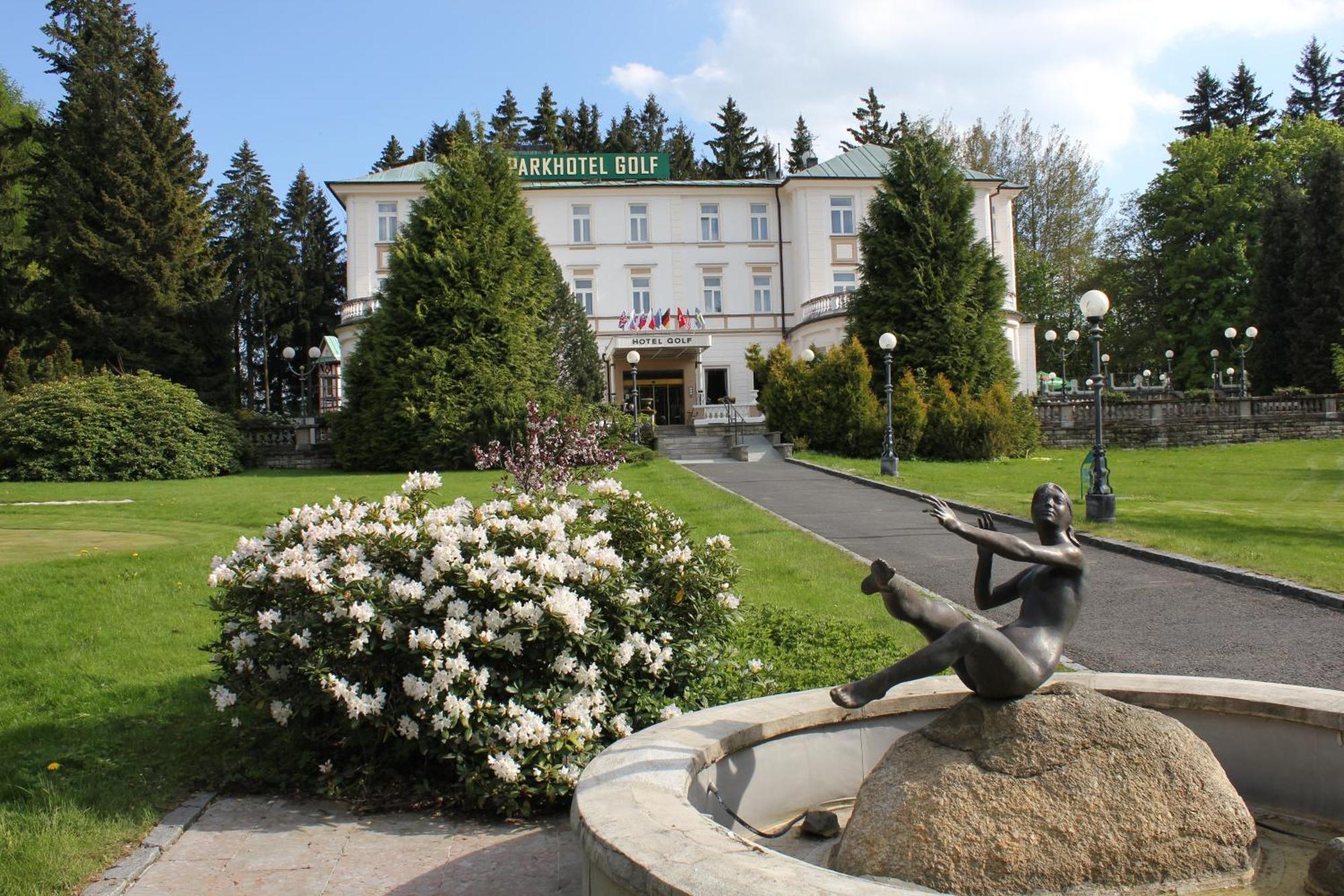 Parkhotel Golf Mariańskie Łaźnie Zewnętrze zdjęcie