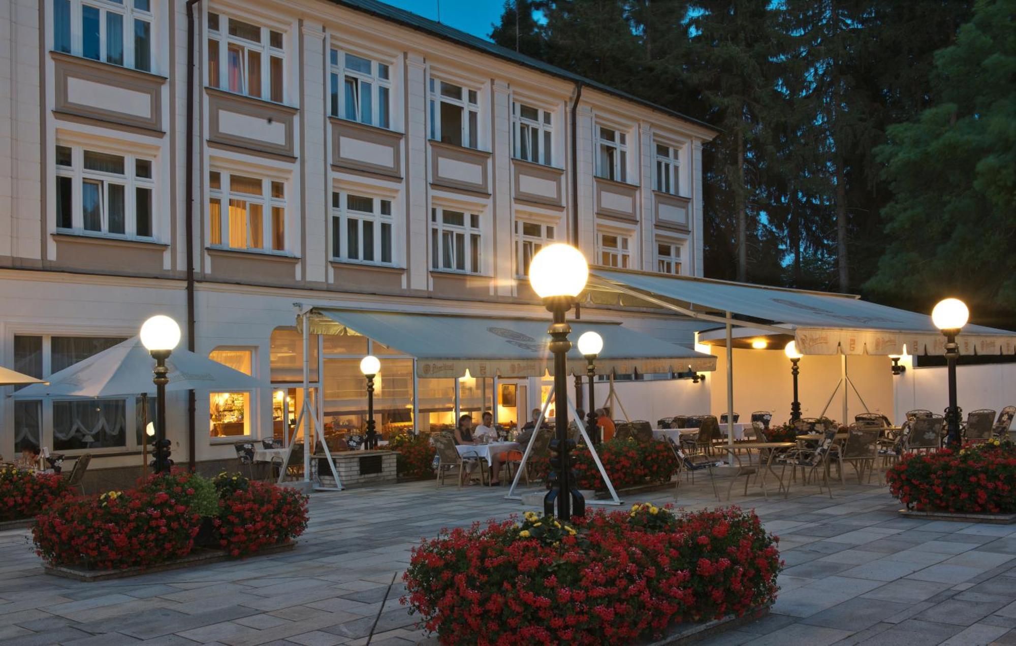 Parkhotel Golf Mariańskie Łaźnie Zewnętrze zdjęcie
