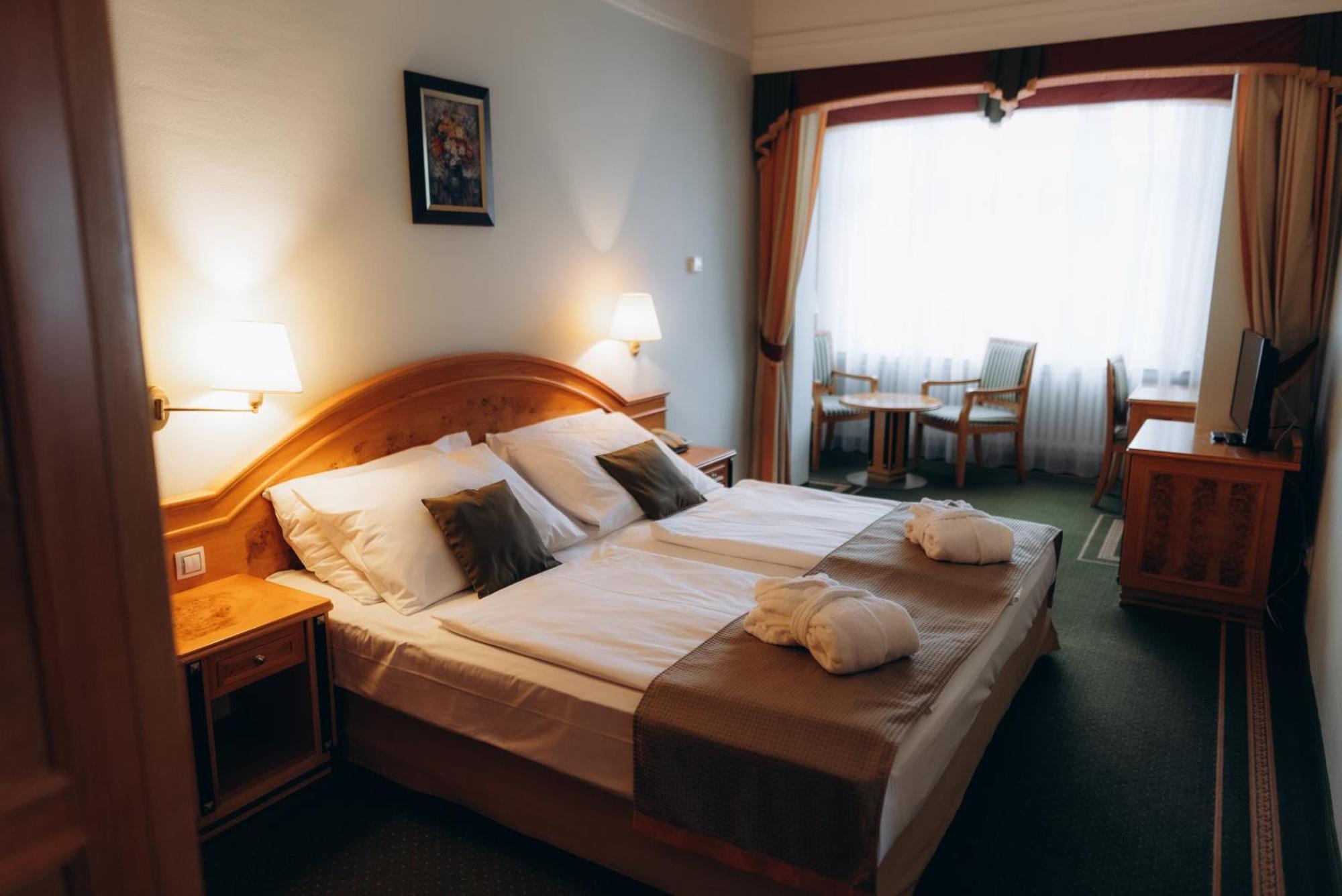 Parkhotel Golf Mariańskie Łaźnie Zewnętrze zdjęcie
