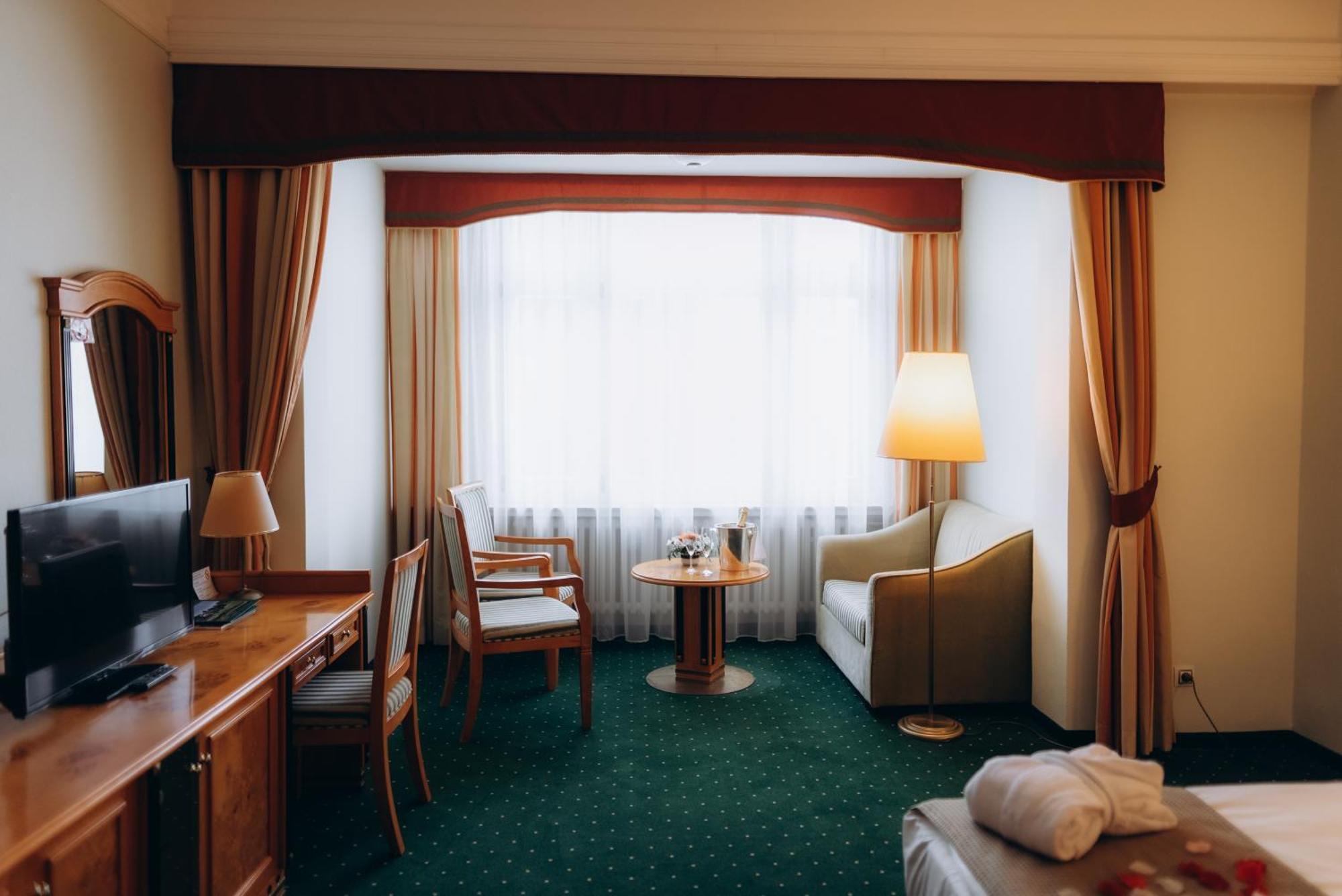 Parkhotel Golf Mariańskie Łaźnie Zewnętrze zdjęcie
