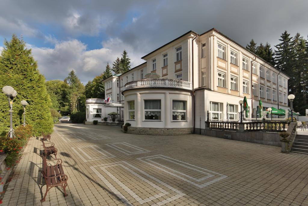 Parkhotel Golf Mariańskie Łaźnie Zewnętrze zdjęcie