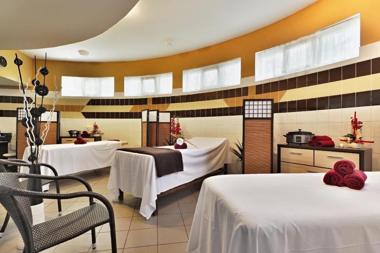 Parkhotel Golf Mariańskie Łaźnie Zewnętrze zdjęcie